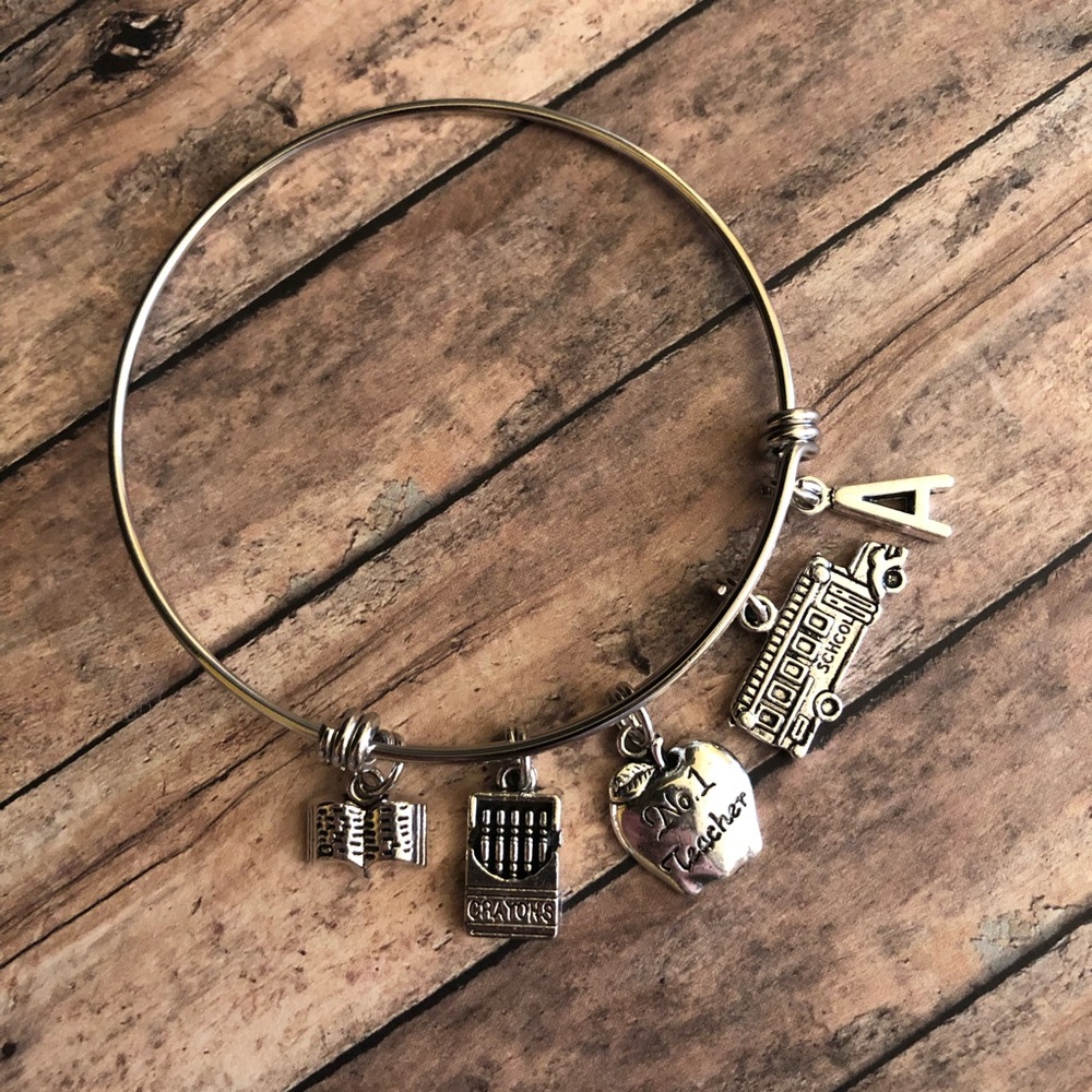 Teacher Charm Bracelet 👩‍🏫🍎 *PRICE IS FIRM*